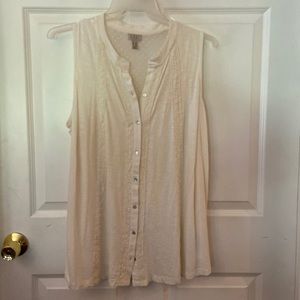 Logo tank top size 1X cream color with crochet